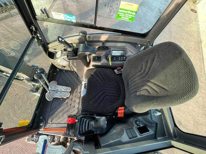 Miniexcavadora compacta Volvo ECR25D de 2,5 t usada, año 2022, casi nueva, 196 h con cuchara