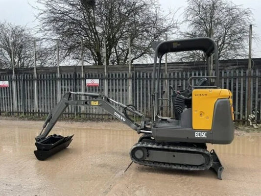 Miniexcavadora compacta Volvo EC15 de 1,5 t de ocasión 2012 con techo de 2874 h con 3 cucharones
