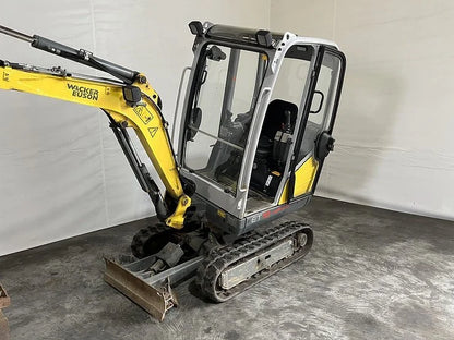 Wacker Neuson ET18 Miniexcavadora 2,1 t usada 2017 Powertilt VDS con 3 cucharas