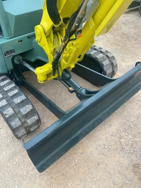 Miniexcavadora Yanmar VIO20 de 2,2 t usada 2011 con 2408 h, enganche Morin y 3 cucharas