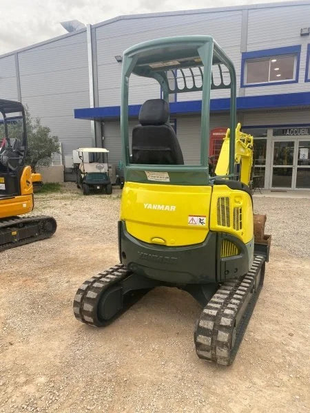 Miniexcavadora Yanmar VIO20 de 2,2 t usada 2011 con 2408 h, enganche Morin y 3 cucharas