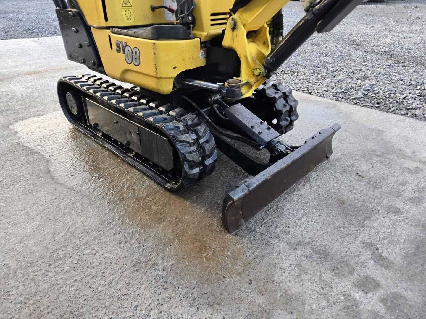 Miniexcavadora compacta Yanmar SV08 de 1 t usada 2020 con 1238 h chasis extensible