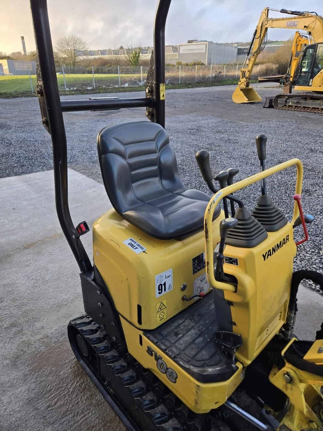 Miniexcavadora compacta Yanmar SV08 de 1 t usada 2020 con 1238 h chasis extensible