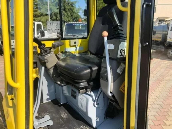 Miniexcavadora compacta Yanmar VIO 25.3 de 2,6 t usada 2007 con 2.100 h y 4 cucharones