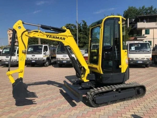 Miniexcavadora compacta Yanmar VIO 25.3 de 2,6 t usada 2007 con 2.100 h y 4 cucharones