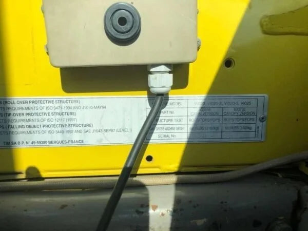 Miniexcavadora compacta Yanmar VIO 25.3 de 2,6 t usada 2007 con 2.100 h y 4 cucharones