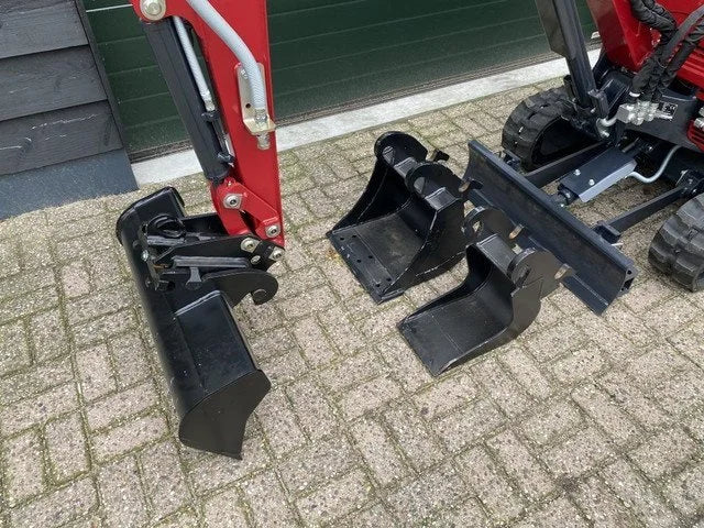 Miniexcavadora Yanmar VIO12 de 1,24 t de ocasión 2023 casi nueva de 338 h con 3 cucharas