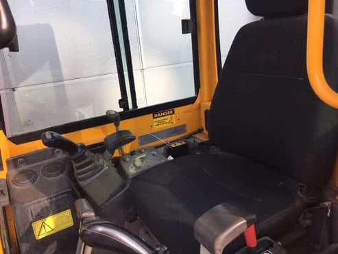 Miniexcavadora compacta Yanmar VIO20-4 de 2,4 t usada de 2011 con 3251 h y 3 cucharones