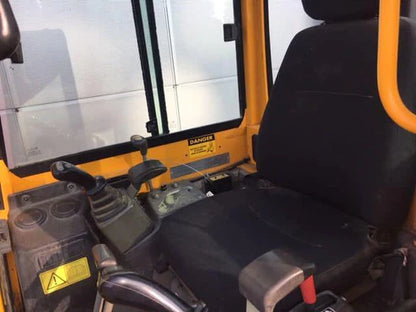 Miniexcavadora compacta Yanmar VIO20-4 de 2,4 t usada de 2011 con 3251 h y 3 cucharones