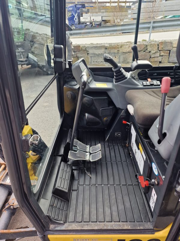 Miniexcavadora Yanmar SV18 de 1,97 t, usada, año 2020, 800 h, con cuchara inclinable