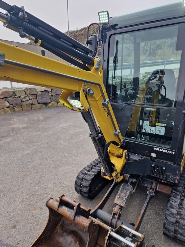 Miniexcavadora Yanmar SV18 de 1,97 t, usada, año 2020, 800 h, con cuchara inclinable