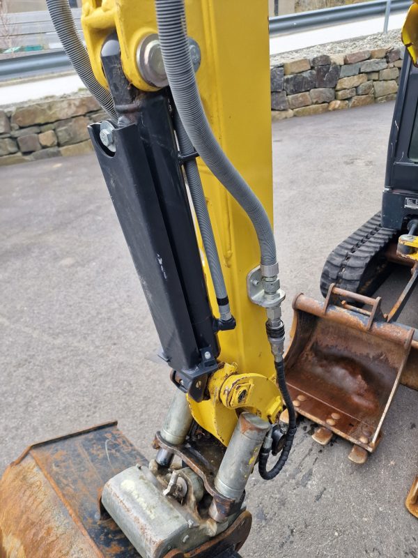 Miniexcavadora Yanmar SV18 de 1,97 t, usada, año 2020, 800 h, con cuchara inclinable