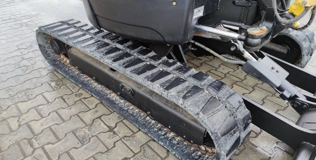 Yanmar VIO 25-4 Miniexcavadora 2,8 t de ocasión 2015 de 4 752 h enganche rápido y 3 cucharas