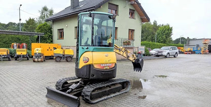 Yanmar VIO 25-4 Miniexcavadora 2,8 t de ocasión 2015 de 4 752 h enganche rápido y 3 cucharas