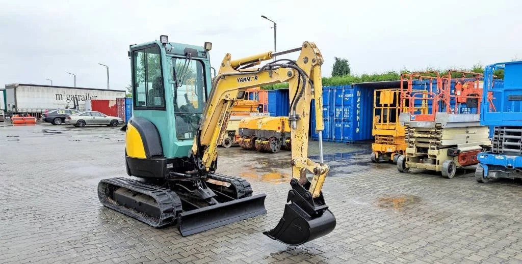 Yanmar VIO 25-4 Miniexcavadora 2,8 t de ocasión 2015 de 4 752 h enganche rápido y 3 cucharas