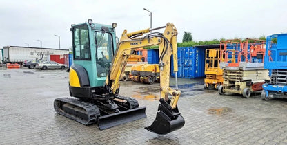 Yanmar VIO 25-4 Miniexcavadora 2,8 t de ocasión 2015 de 4 752 h enganche rápido y 3 cucharas