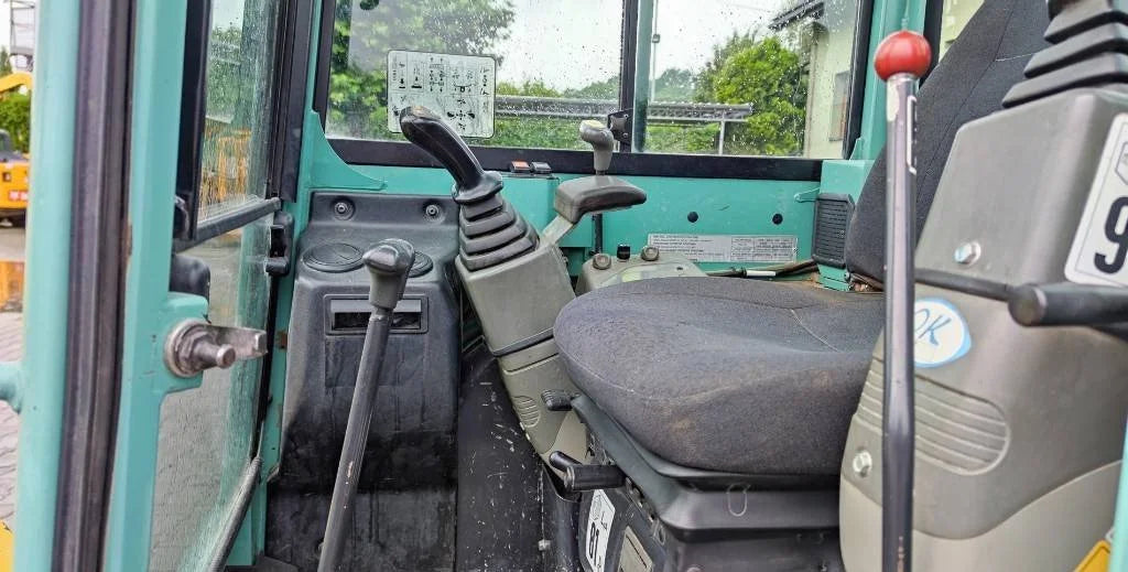Yanmar VIO 25-4 Miniexcavadora 2,8 t de ocasión 2015 de 4 752 h enganche rápido y 3 cucharas