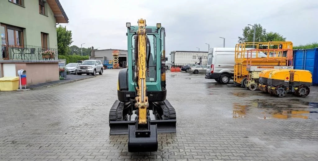 Yanmar VIO 25-4 Miniexcavadora 2,8 t de ocasión 2015 de 4 752 h enganche rápido y 3 cucharas