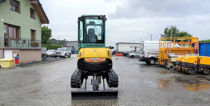 Yanmar VIO 25-4 Miniexcavadora 2,8 t de ocasión 2015 de 4 752 h enganche rápido y 3 cucharas