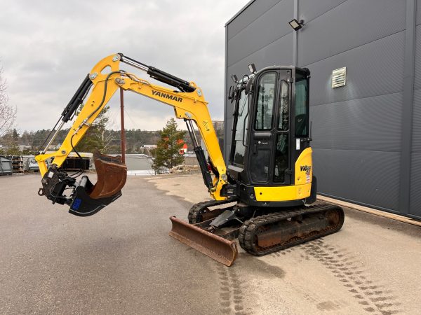 Miniexcavadora Yanmar VIO27 de giro cero, 2,7 t, usada, año 2018, 1685 h, con trituradora
