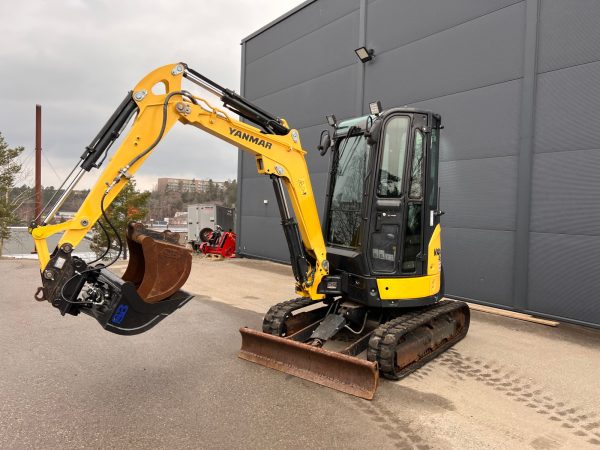 Miniexcavadora Yanmar VIO27 de giro cero, 2,7 t, usada, año 2018, 1685 h, con trituradora