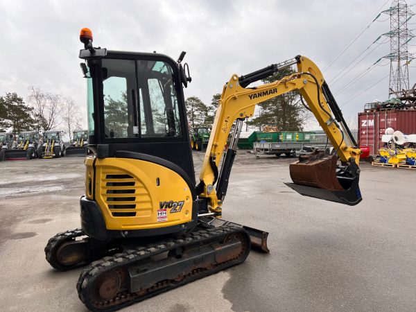 Miniexcavadora Yanmar VIO27 de giro cero, 2,7 t, usada, año 2018, 1685 h, con trituradora