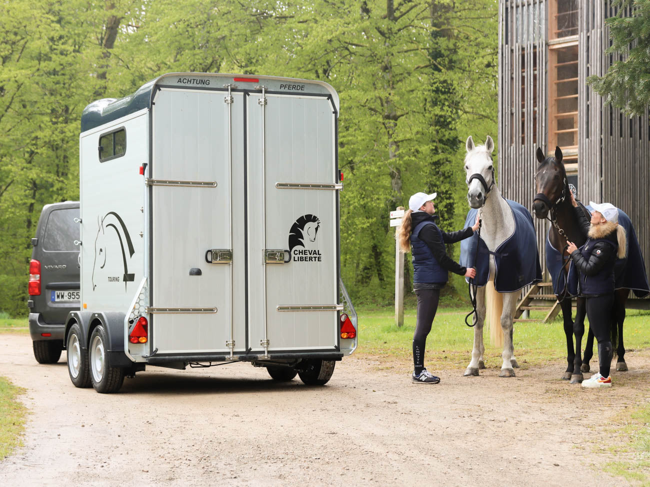 Remolque para 2 caballos Touring Jumping