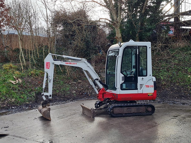 Mini excavadora TAKEUCHI TB016 1.6 Toneladas – ocasión