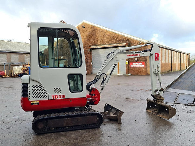 Mini excavadora TAKEUCHI TB016 1.6 Toneladas – ocasión
