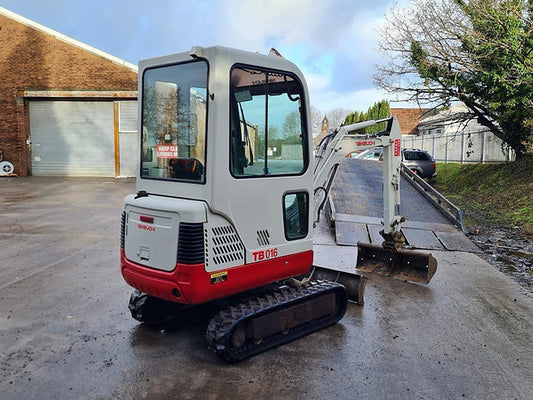 Mini excavadora TAKEUCHI TB016 1.6 Toneladas – ocasión