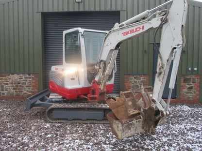Miniexcavadora Takeuchi TB228 de 2,8 t usada 2013 con 3752 h y 3 cucharones a elegir